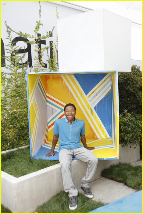Zendaya Guest Stars on 'A.N.T. Farm' Season Two Premiere!