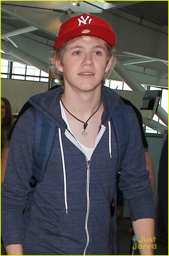One Direction Heads Into Heathrow