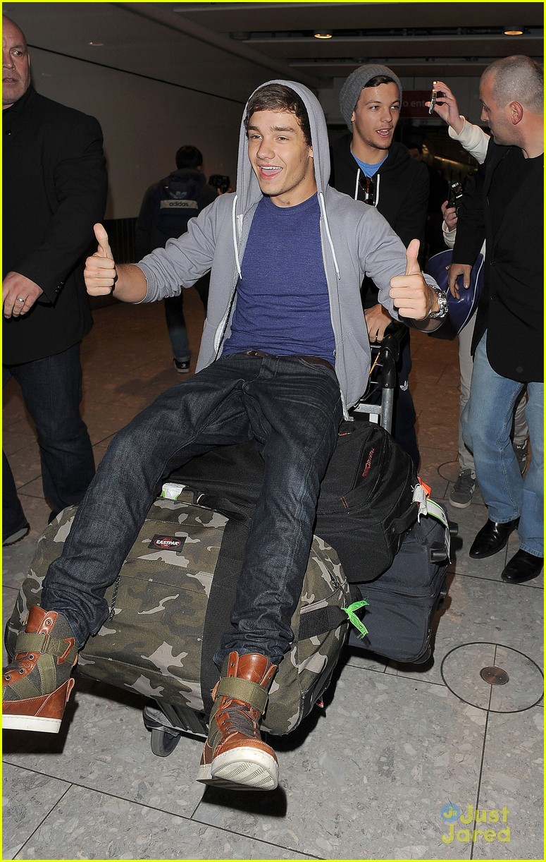 One Direction Heads Into Heathrow