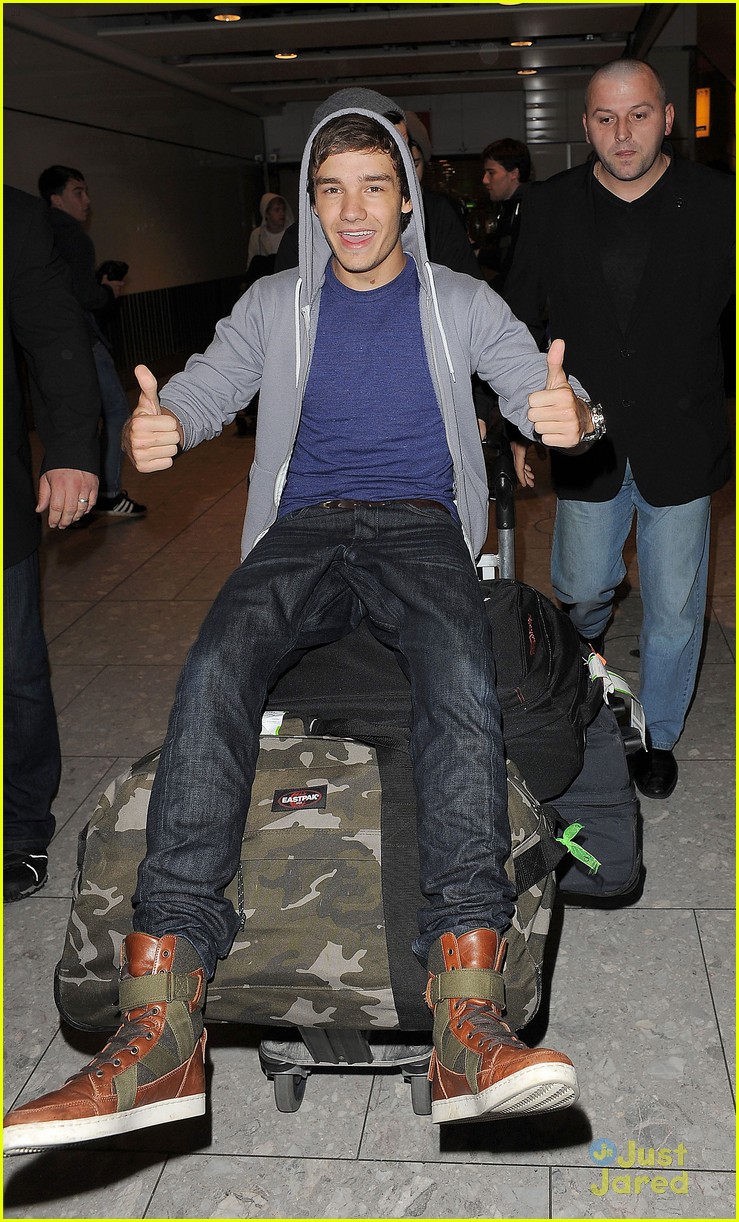 One Direction Heads Into Heathrow