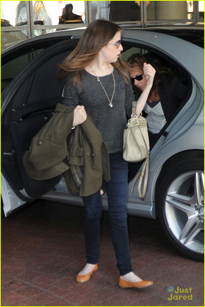 Anna Kendrick: 'What To Expect' Premiere in London