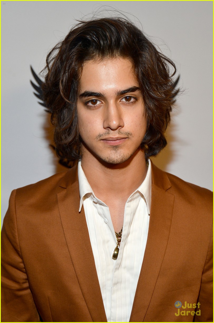 Avan Jogia & Zoey Deutch: Race to Erase MS Gala!