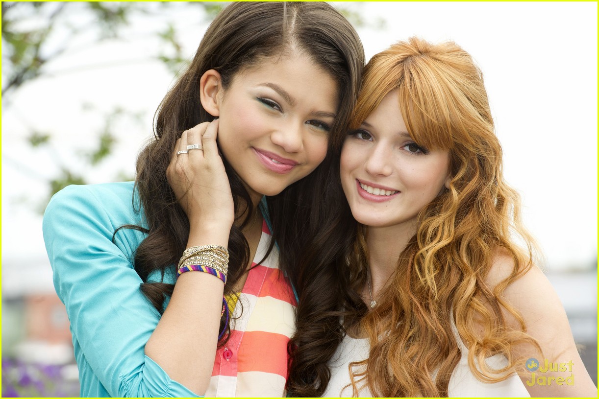 Bella Thorne & Zendaya: Munich Rooftop Photo Call