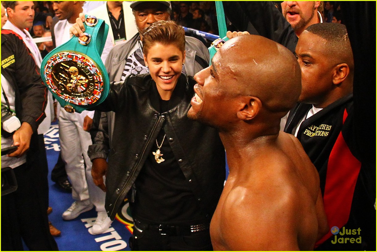 Justin Bieber: WBA Super Welterweight Title Fight!