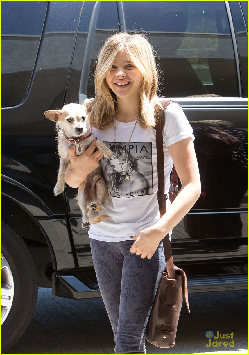 Chloe Moretz & Missy Fly Out of LAX