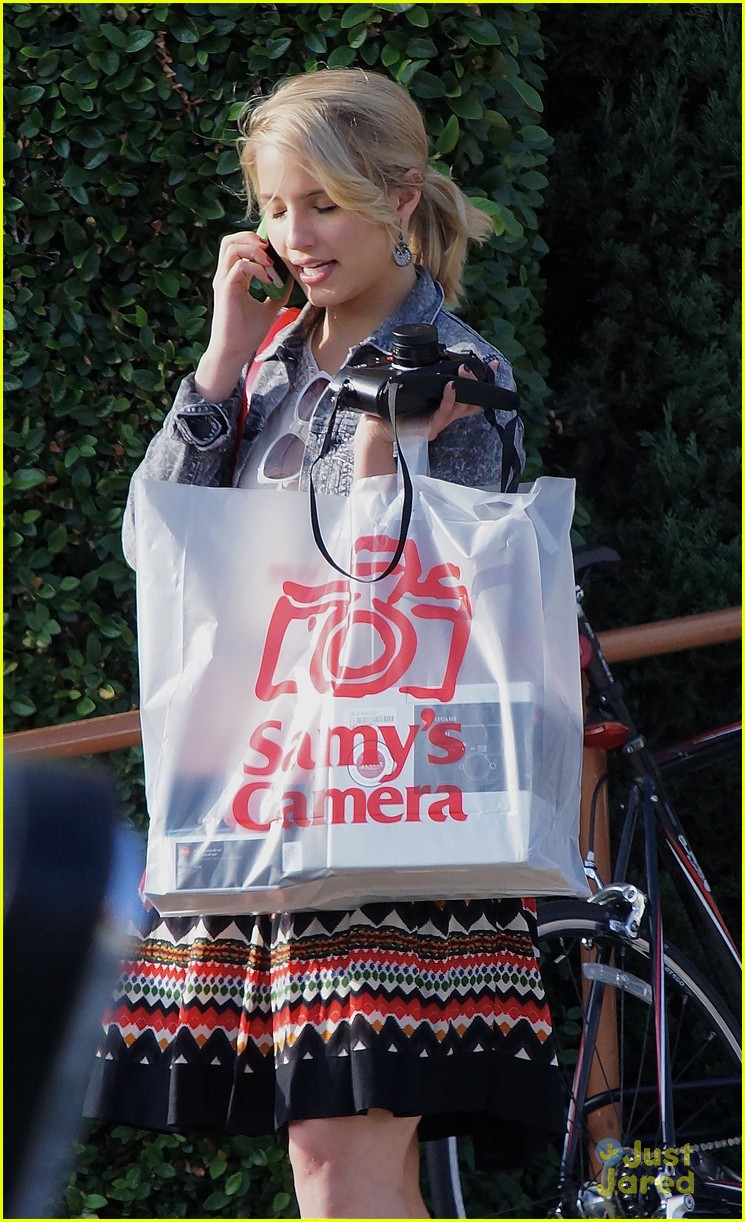 Dianna Agron: Samy's Camera Shopper
