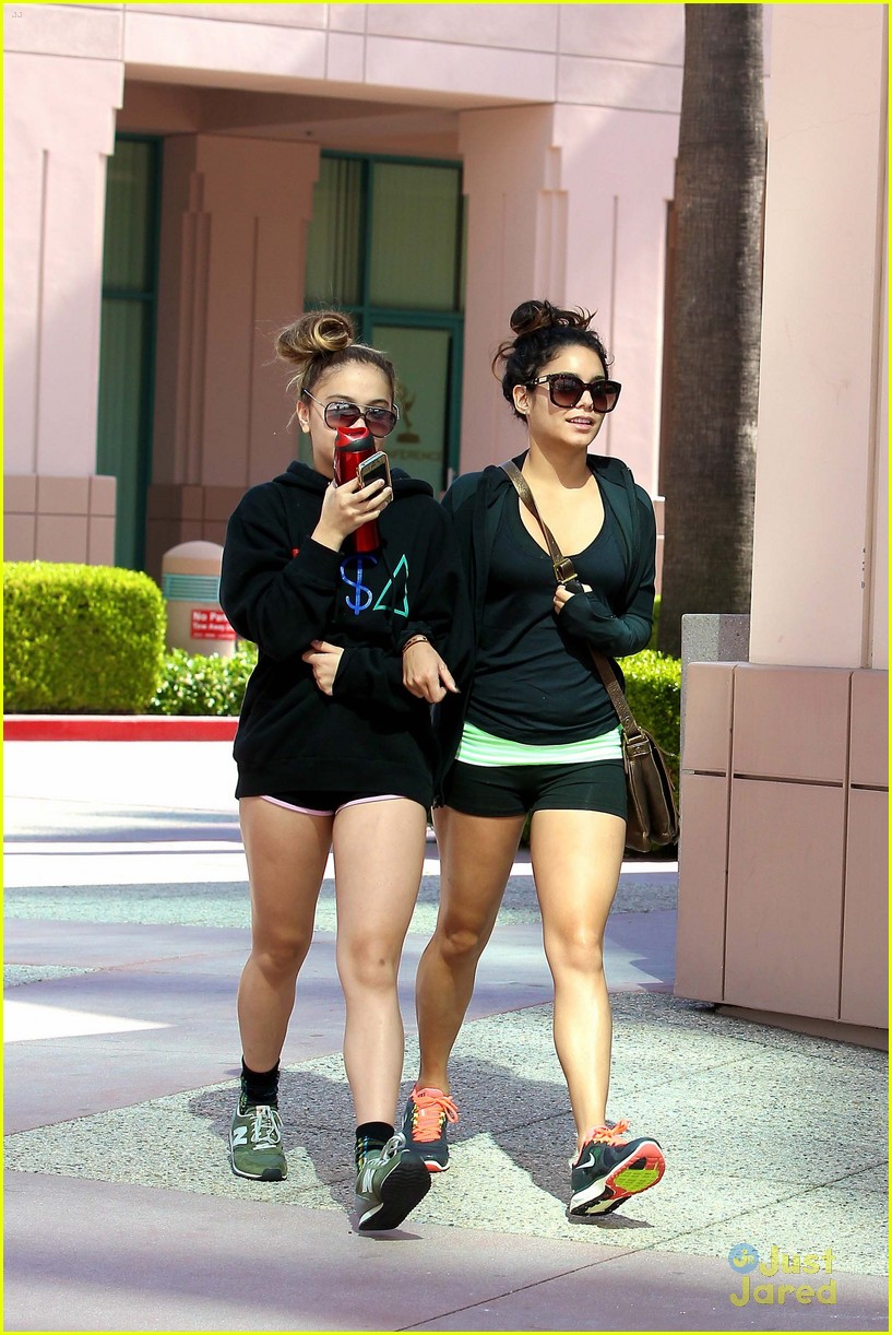 Vanessa Hudgens & Stella: Gym Junkies