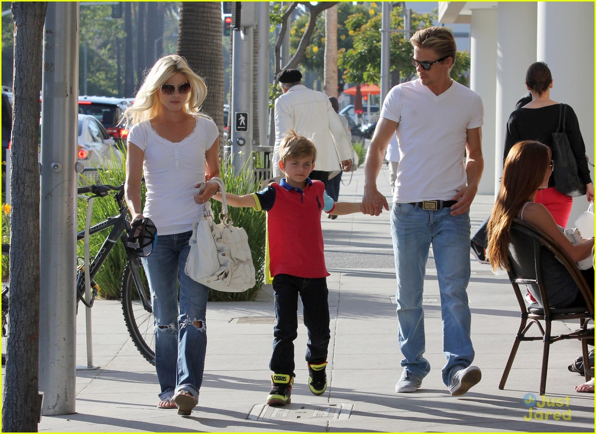 Julianne Hough: Family Fun with Derek & Aidan