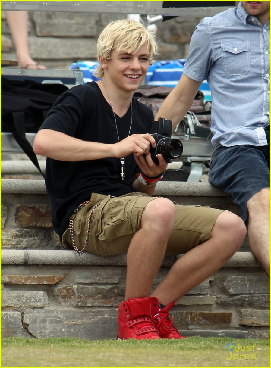 Laura Marano & Ross Lynch: Volleyball at Huntington Beach!