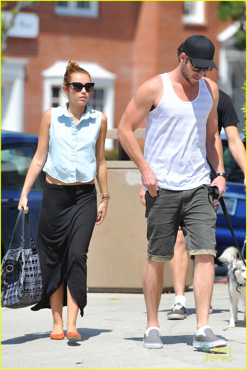 Miley Cyrus & Liam Hemsworth Rescue Another Dog!
