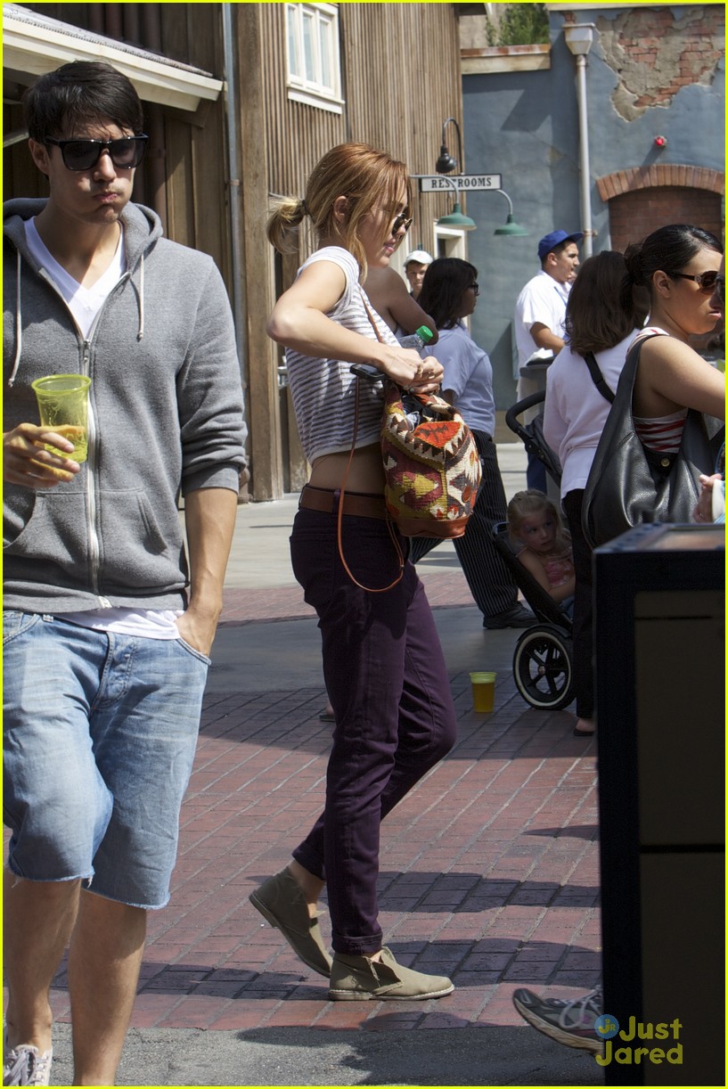 Miley Cyrus: Day at Disneyland!