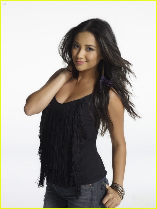 Pretty Little Liars: New Gallery Pics!
