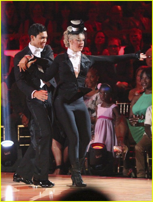 Roshon Fegan & Chelsie Hightower: Tango Twosome