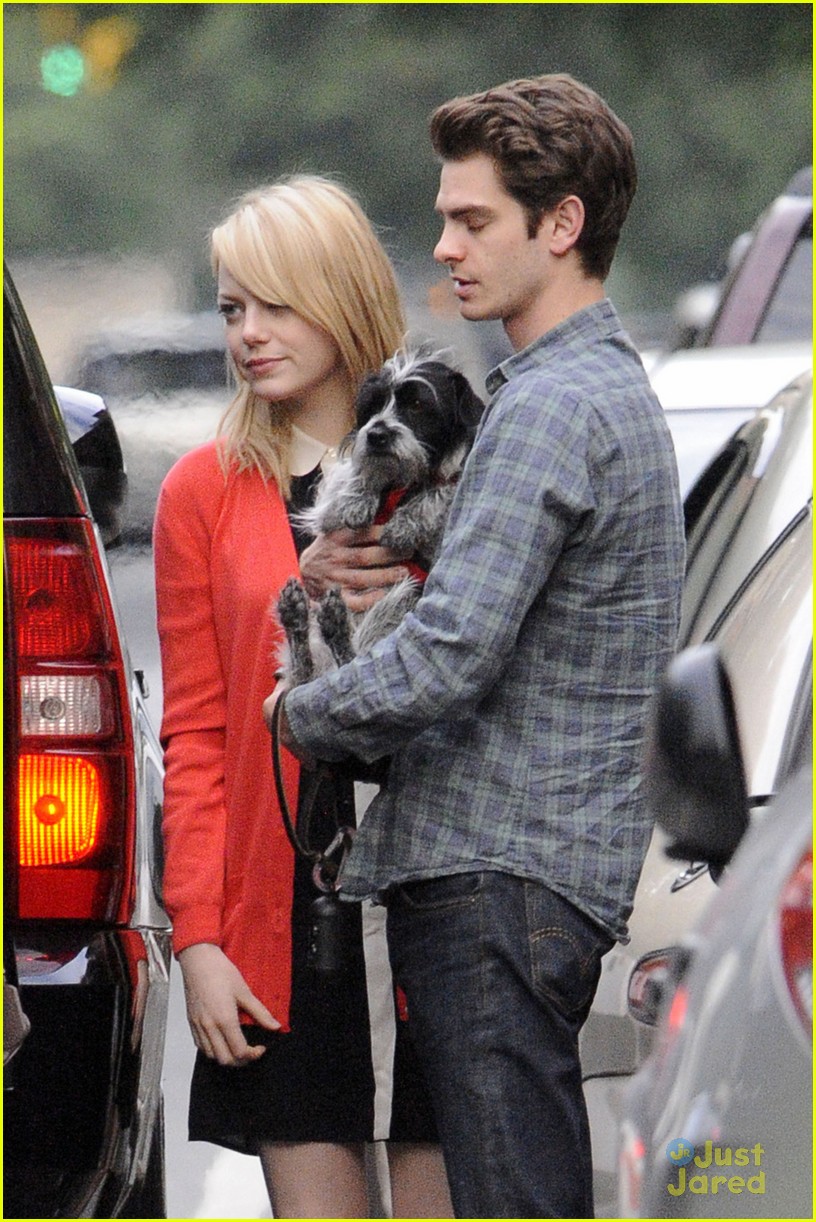 Emma Stone: Goodbye Hugs for Mom Krista
