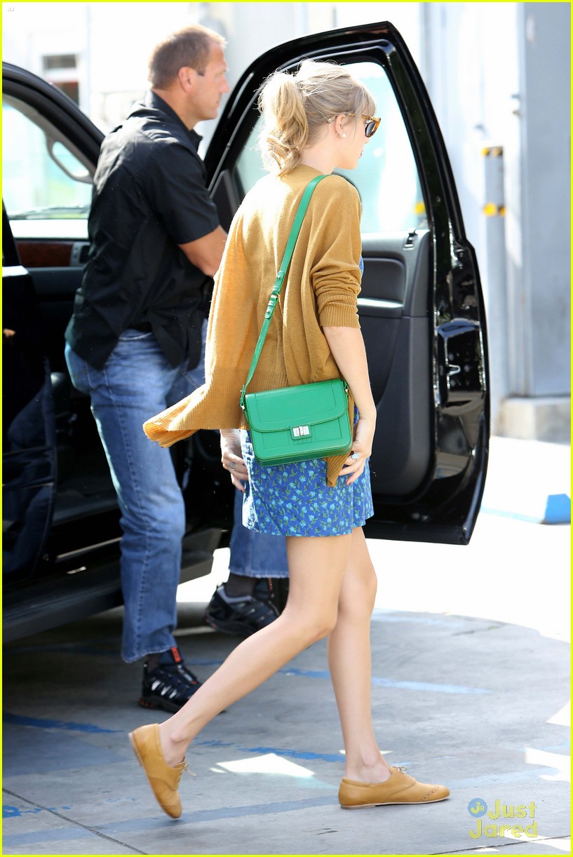 Taylor Swift To Wear Marine's Dog Tags in Next Video