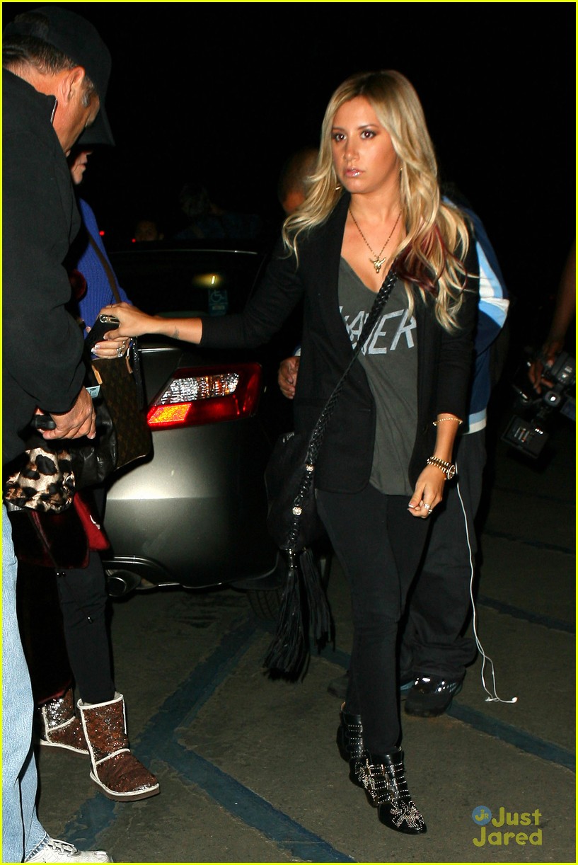 Ashley Tisdale: Help Pick Blondie Girl Productions Logo!