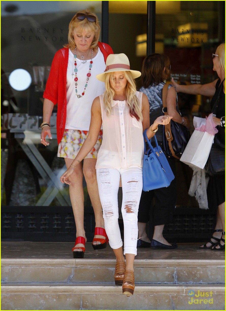 Ashley Tisdale: Digital Series Starter