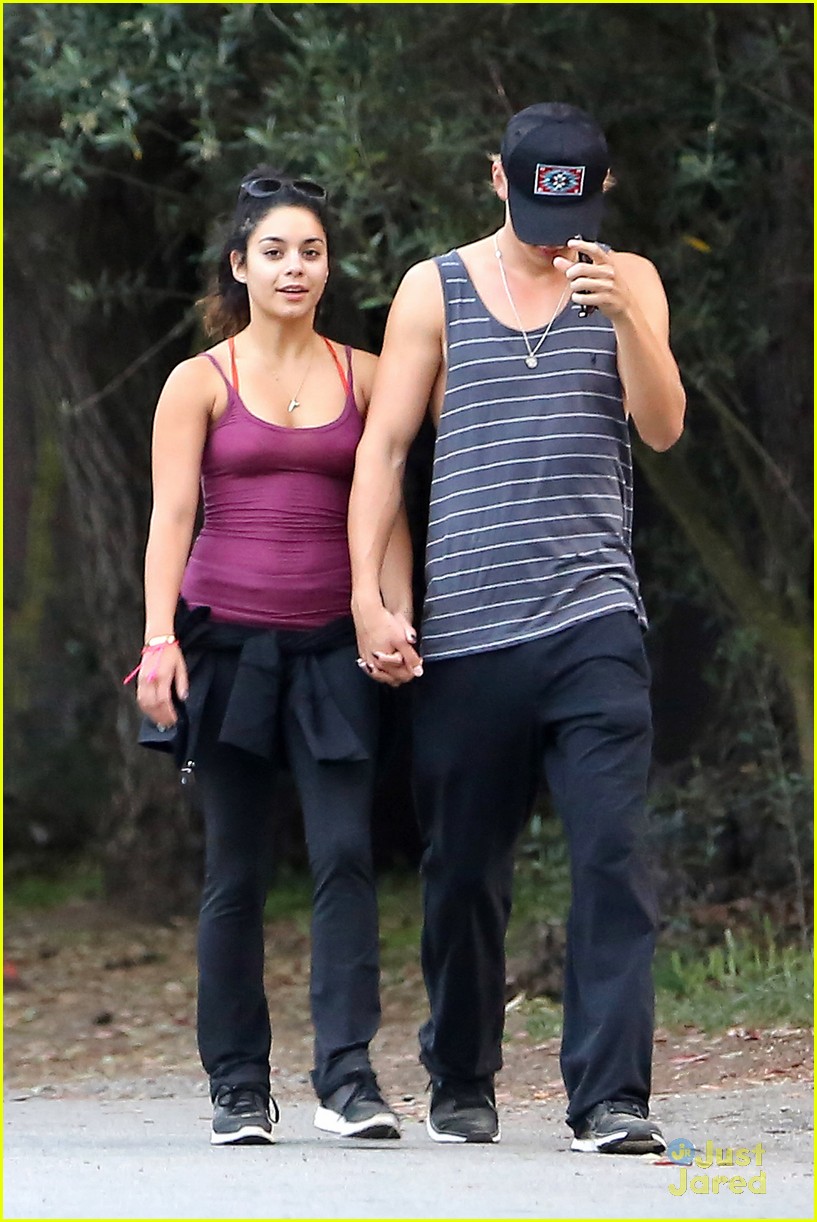 Vanessa Hudgens & Austin Butler: Ludigo Lovers