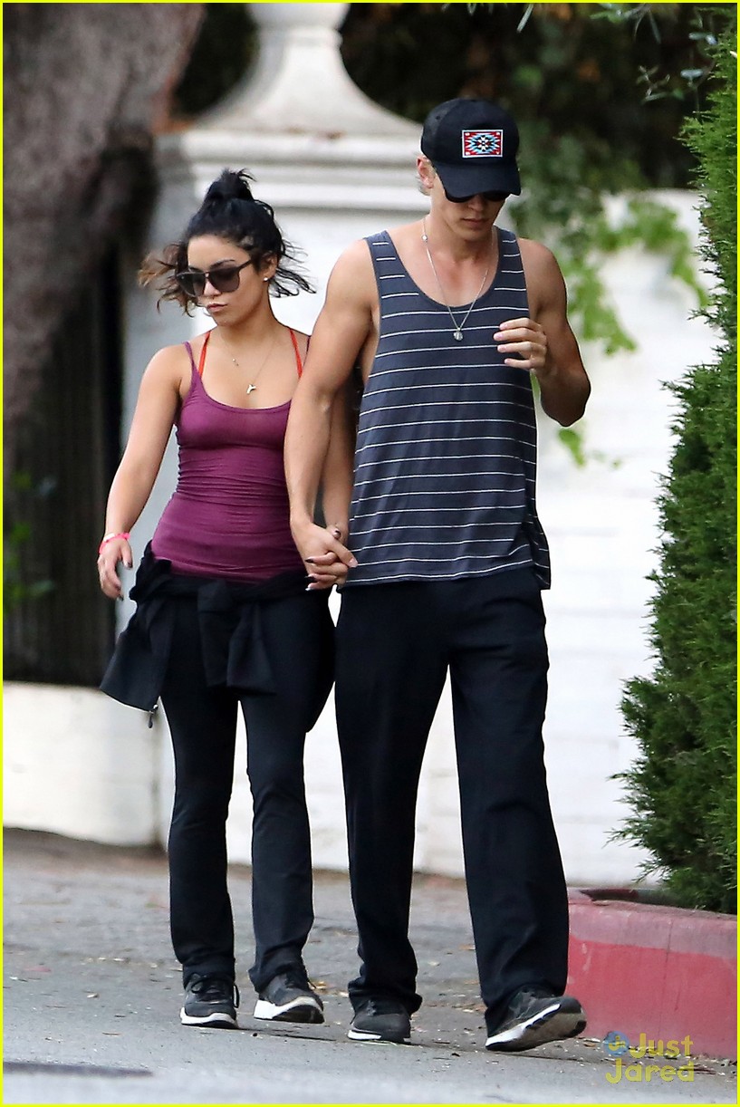 Vanessa Hudgens & Austin Butler: Ludigo Lovers