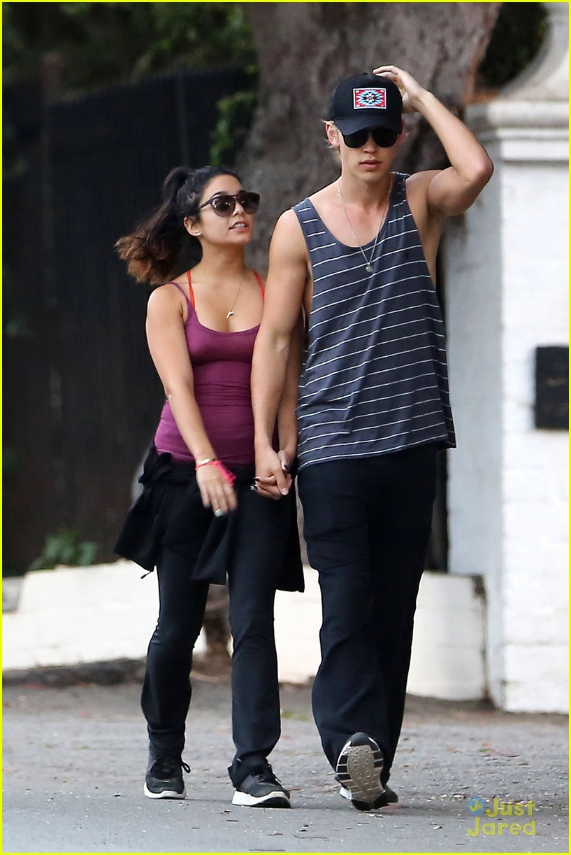 Vanessa Hudgens & Austin Butler: Ludigo Lovers
