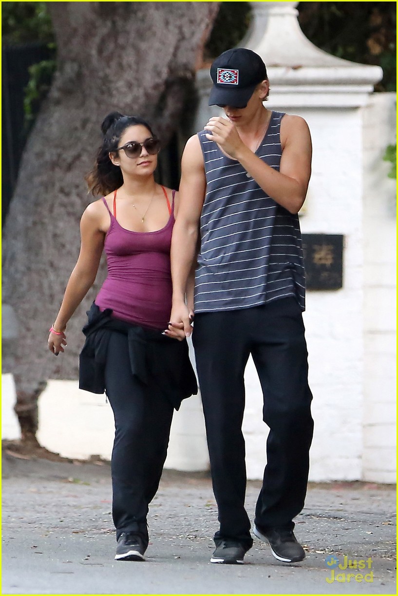 Vanessa Hudgens & Austin Butler: Ludigo Lovers