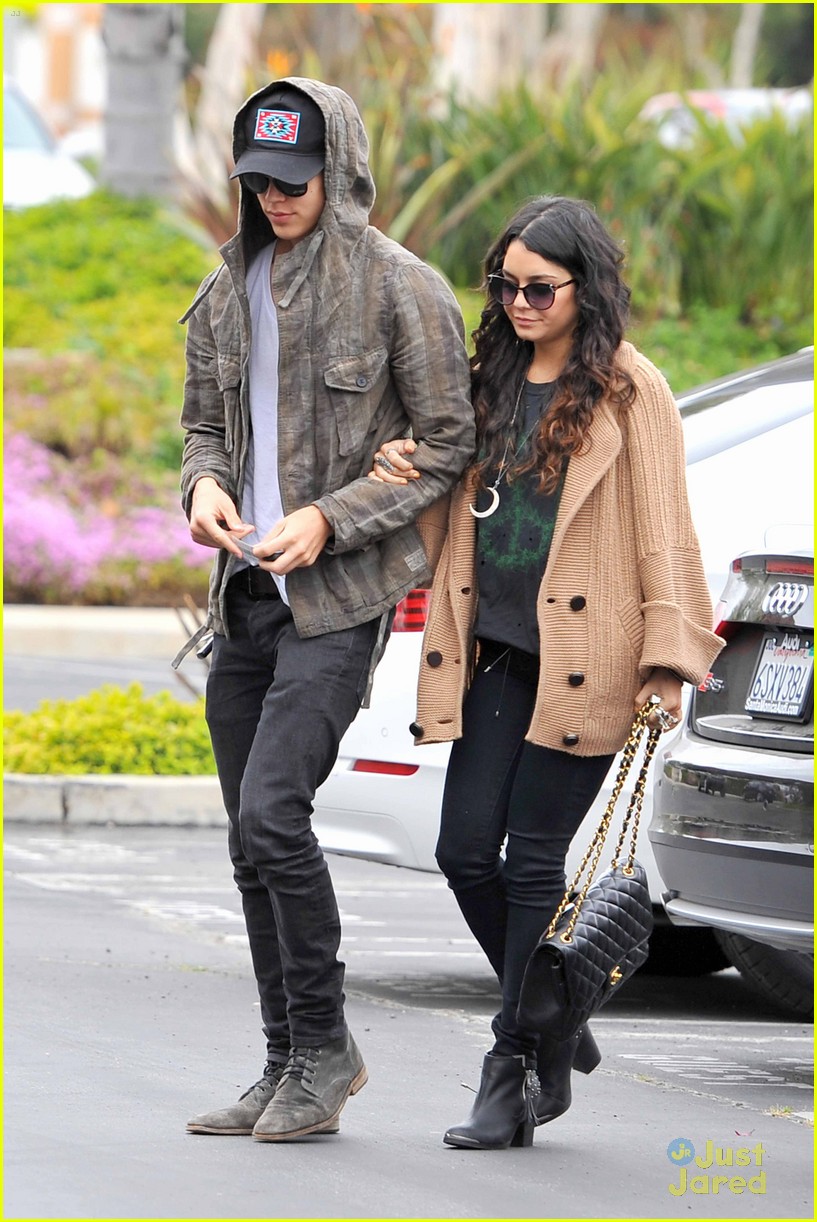 Vanessa Hudgens & Austin Butler: Culver City Couple