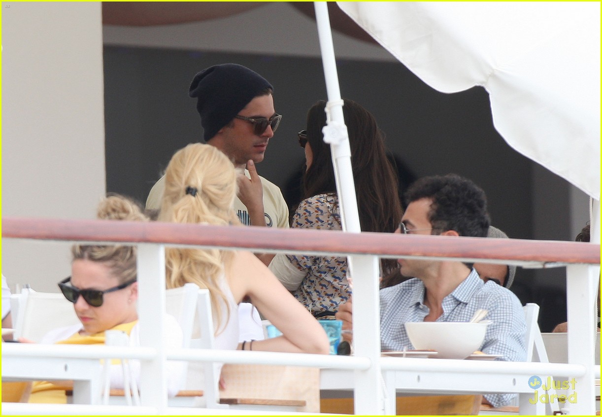 Zac Efron: Cannes Camera-Man