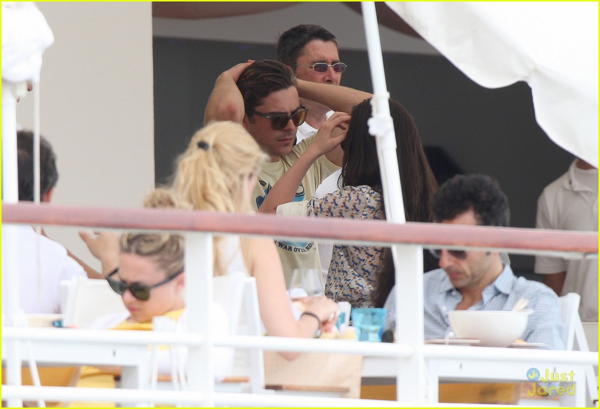 Zac Efron: Cannes Camera-Man