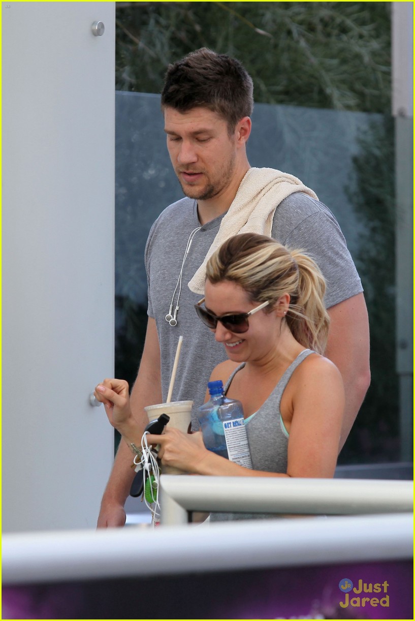 Ashley Tisdale & Scott Speer: Sunday Workout