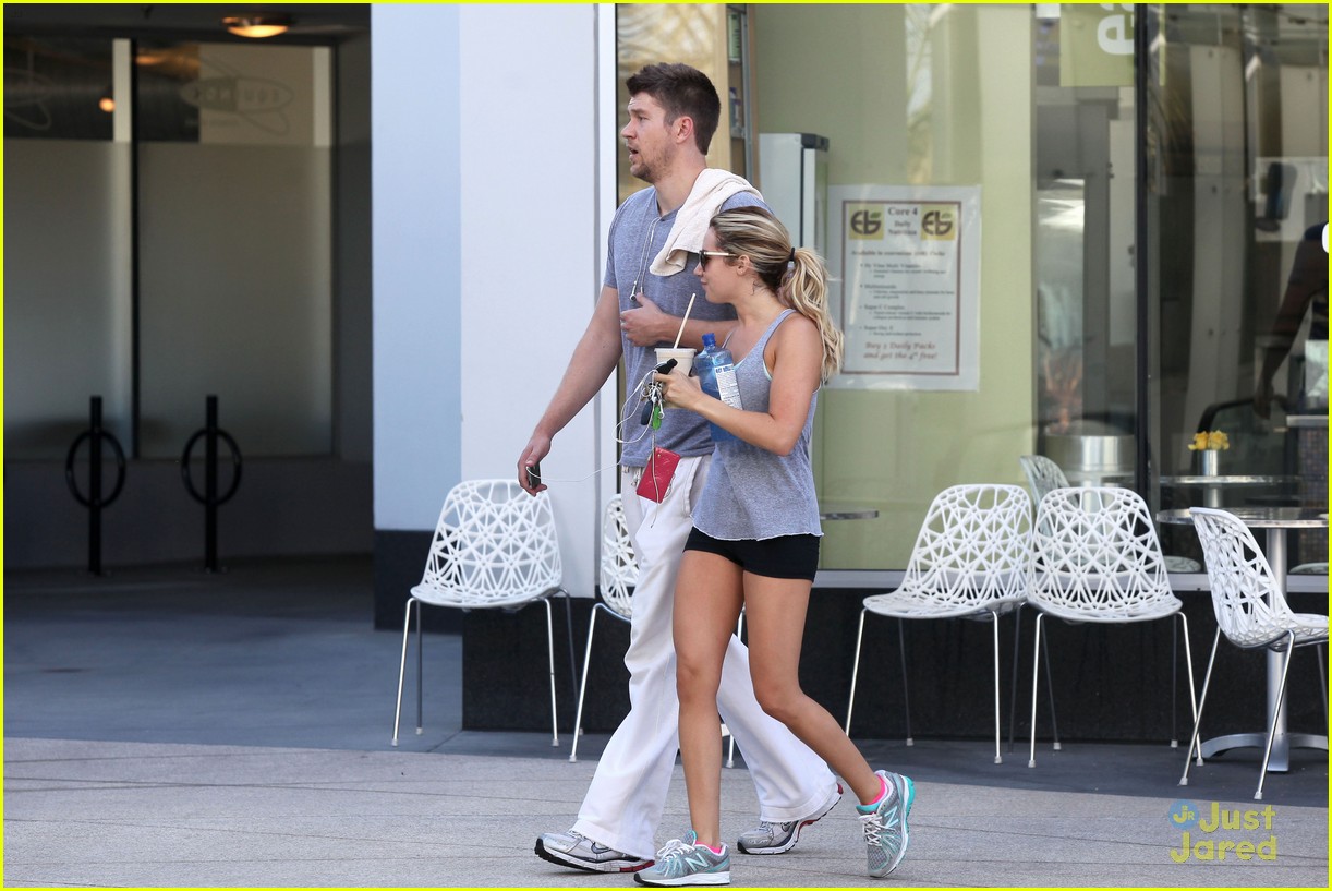 Ashley Tisdale & Scott Speer: Sunday Workout