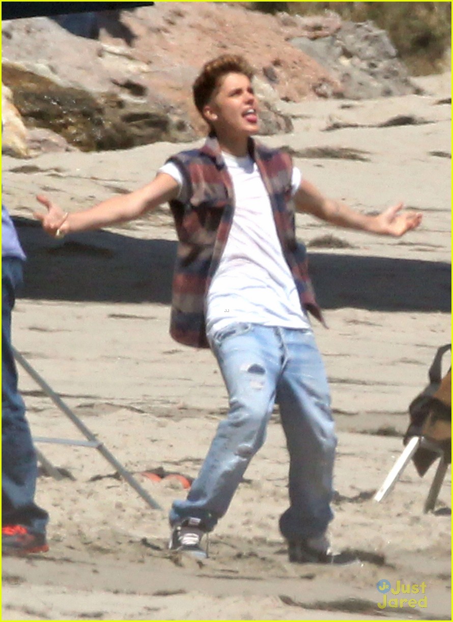 Justin Bieber: Beach Photo Shoot!