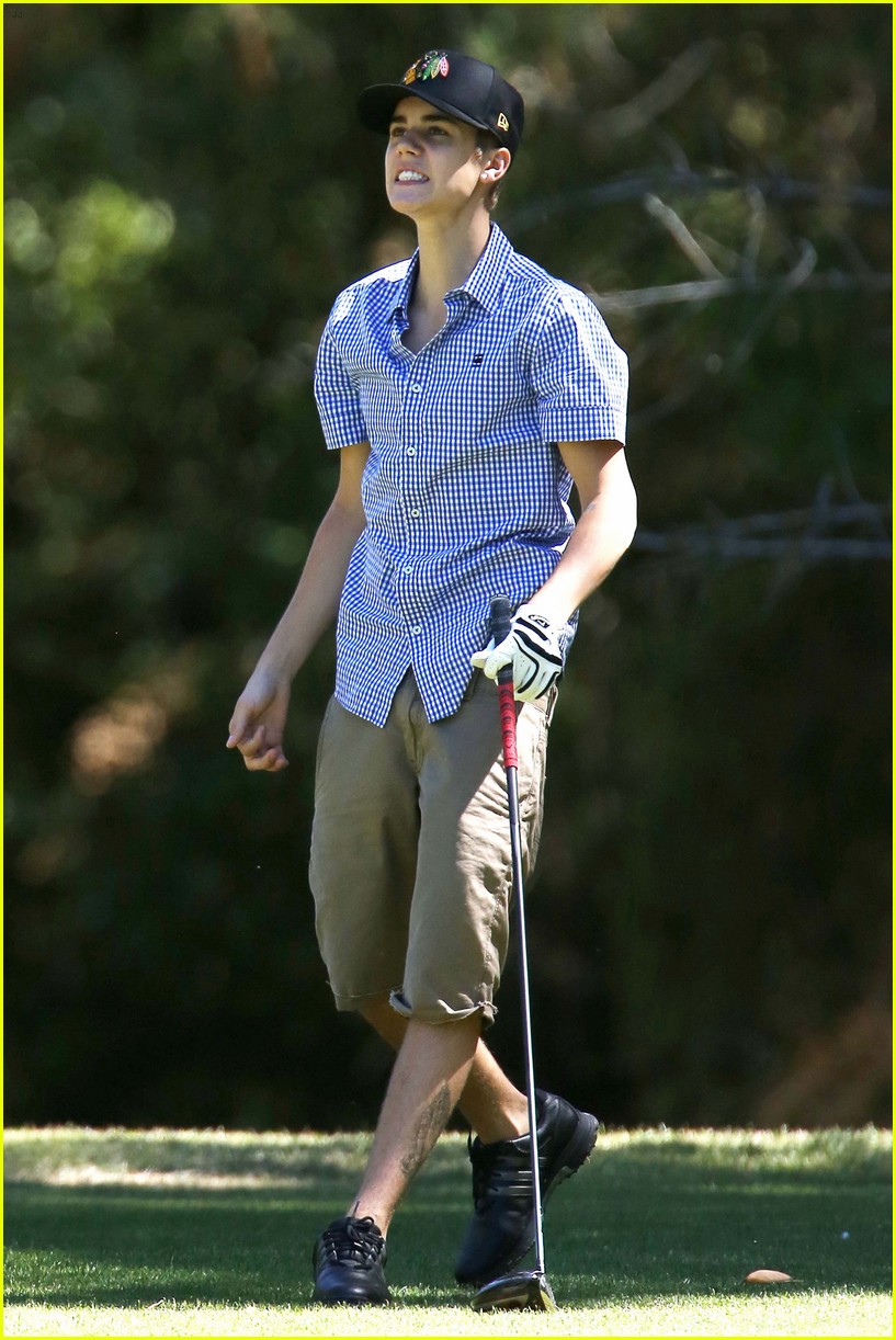 Justin Bieber Golfs His Stress Away