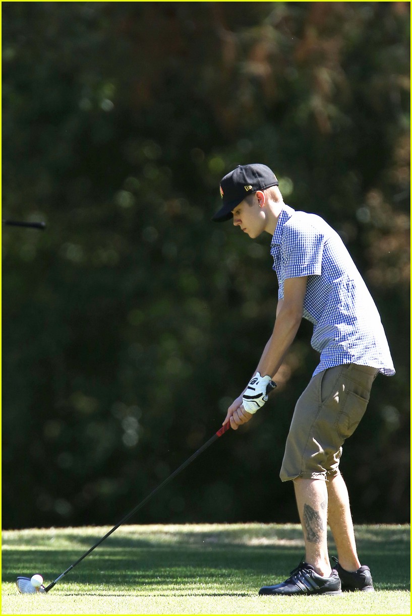 Justin Bieber Golfs His Stress Away