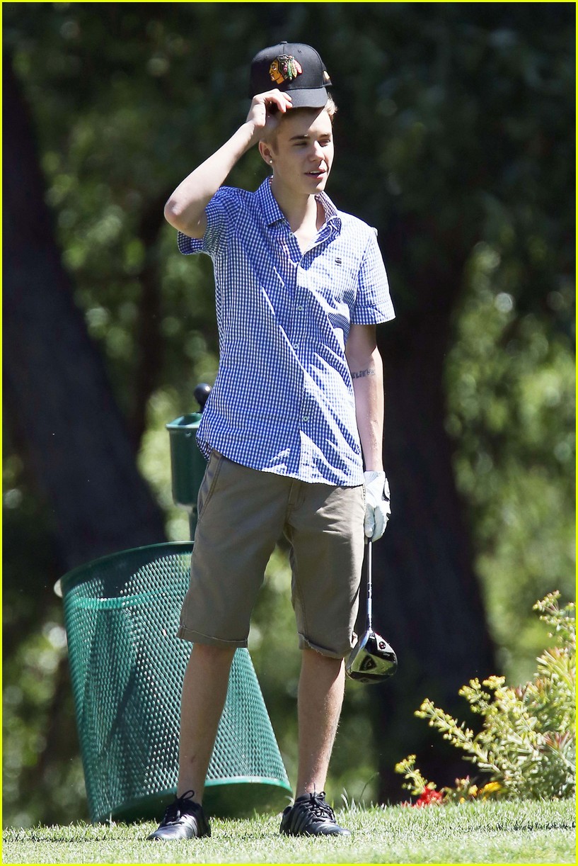 Justin Bieber Golfs His Stress Away