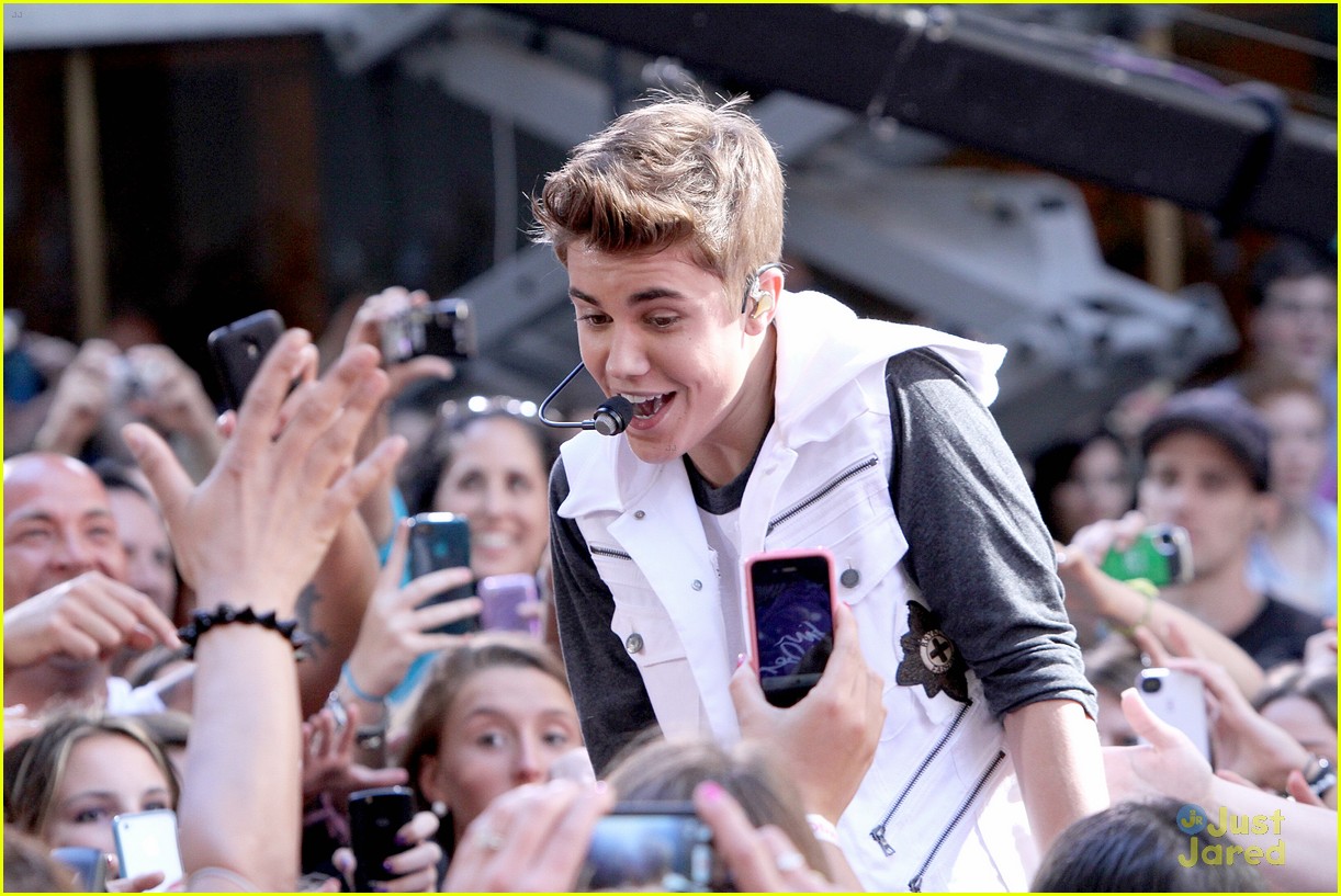 Justin Bieber: 'The Today Show' Performance!
