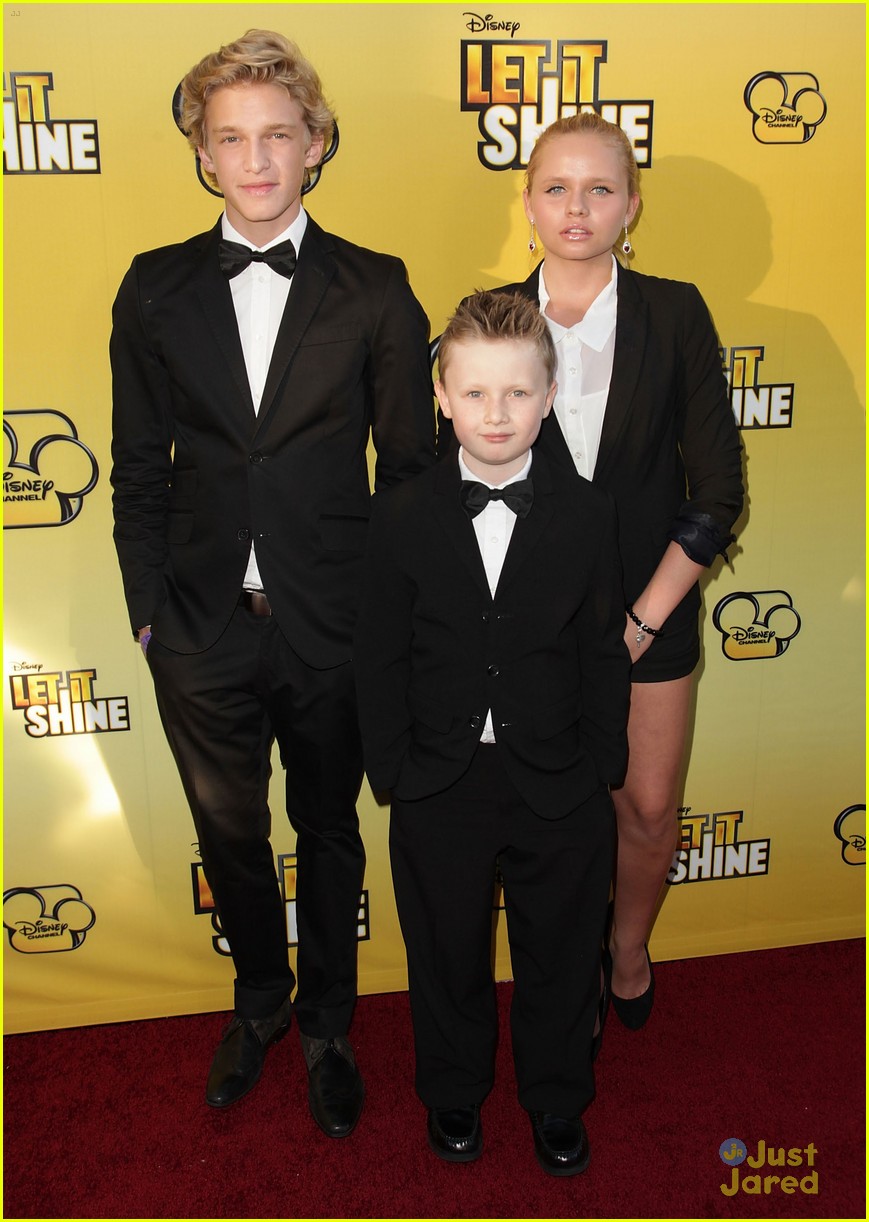 Cody Simpson & Calum Worthy: 'Let It Shine' Premiere