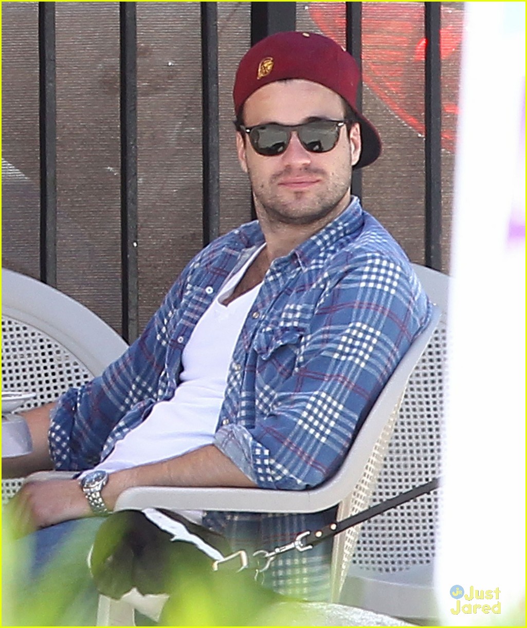 Lauren Conrad Kisses & 'Tell's