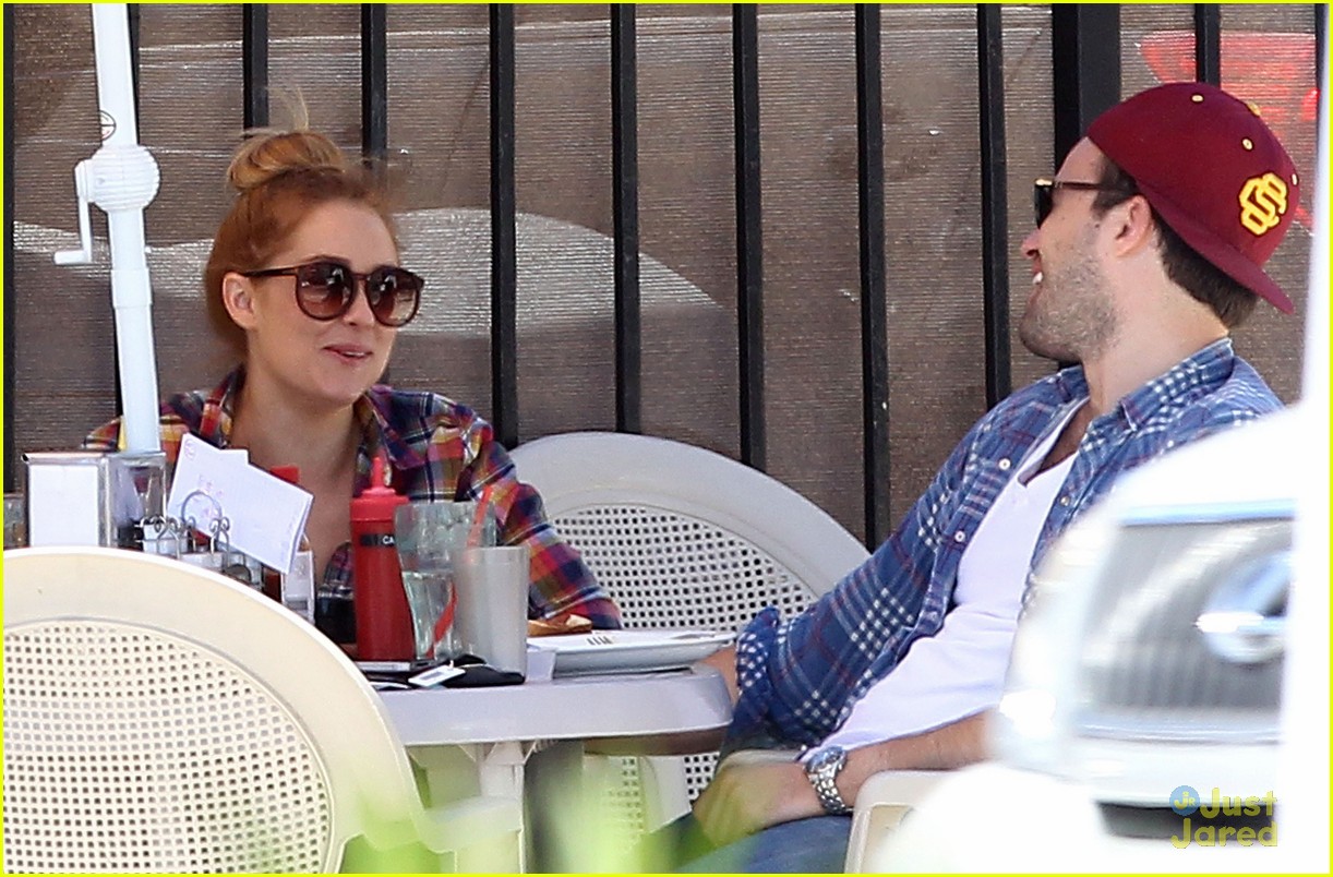 Lauren Conrad Kisses & 'Tell's