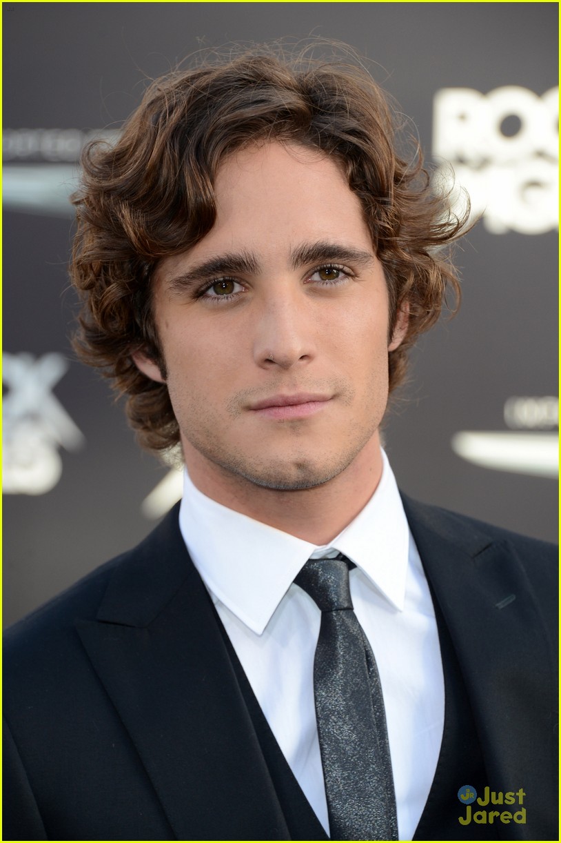 Diego Boneta on Julianne Hough: 'She's Awesome'