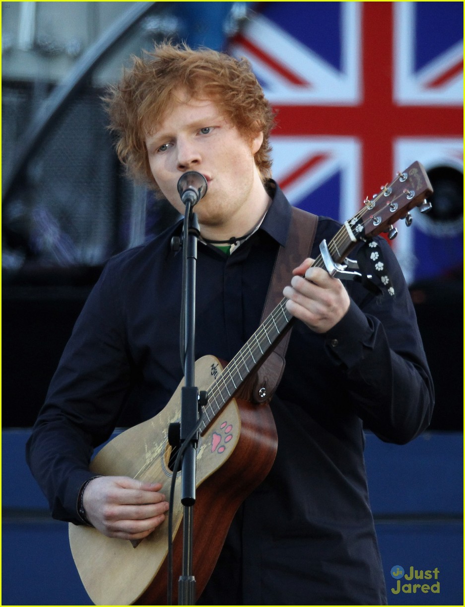 Ed Sheeran Meets The Queen!