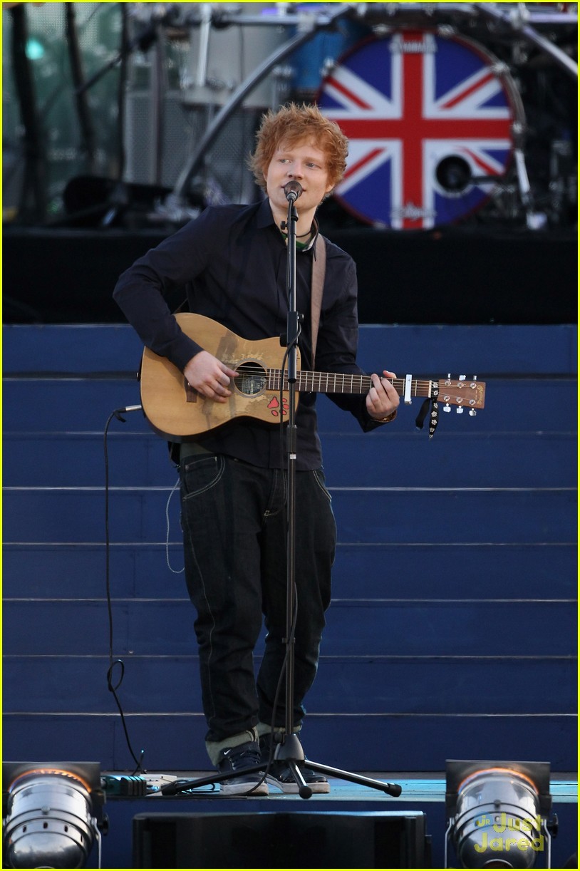 Ed Sheeran Meets The Queen!