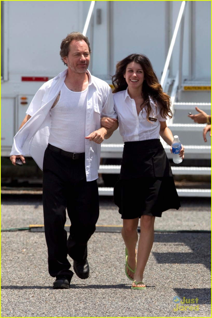 Emma Roberts & Shenae Grimes: 'Empire State' Waitresses