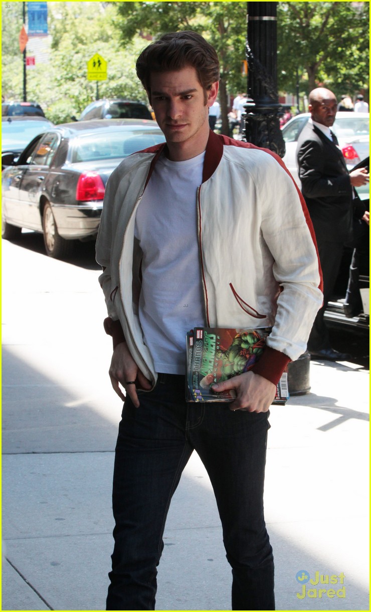 Andrew Garfield: Comic Book Lover!