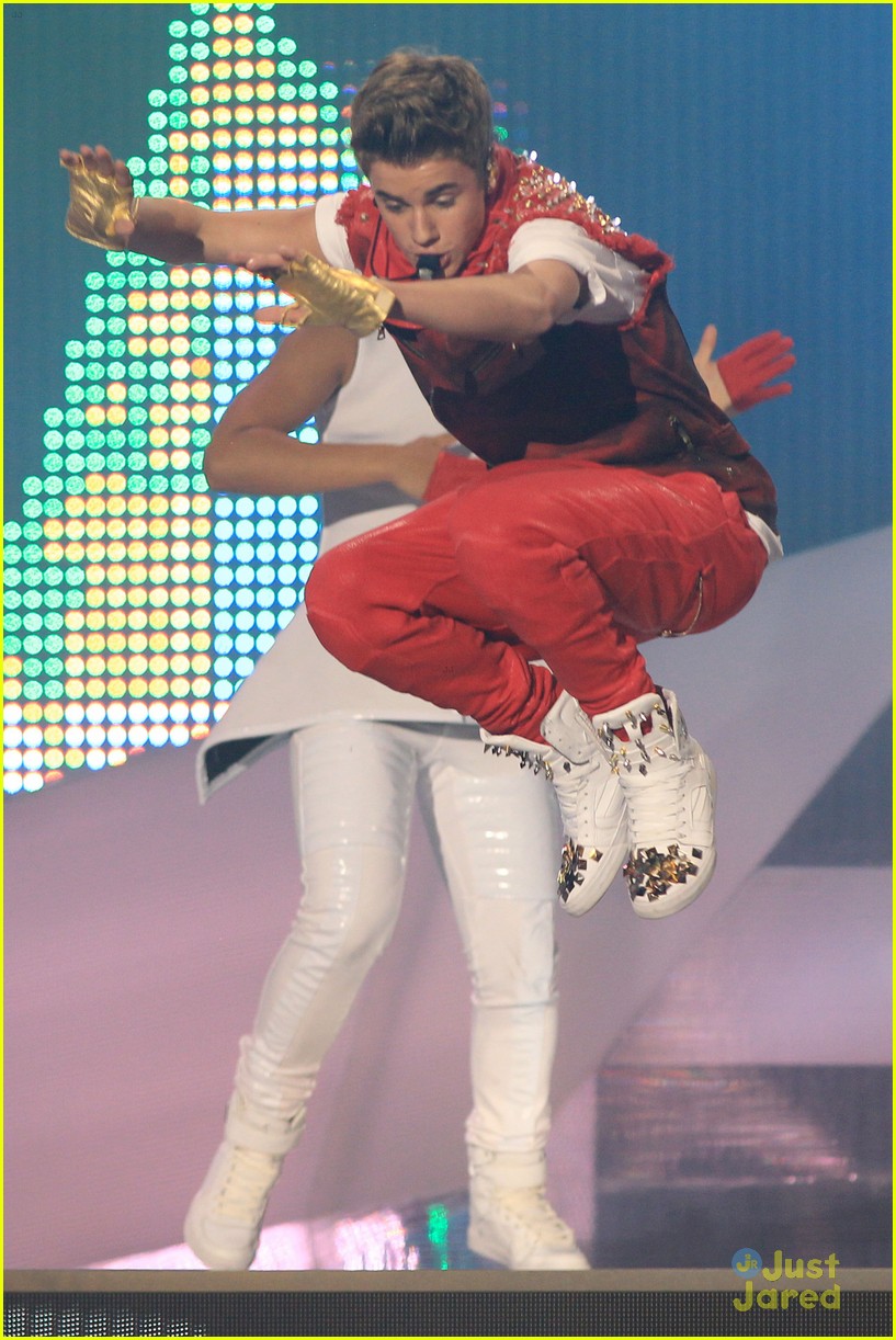 Selena Gomez & Justin Bieber: MuchMusic Video Awards 2012