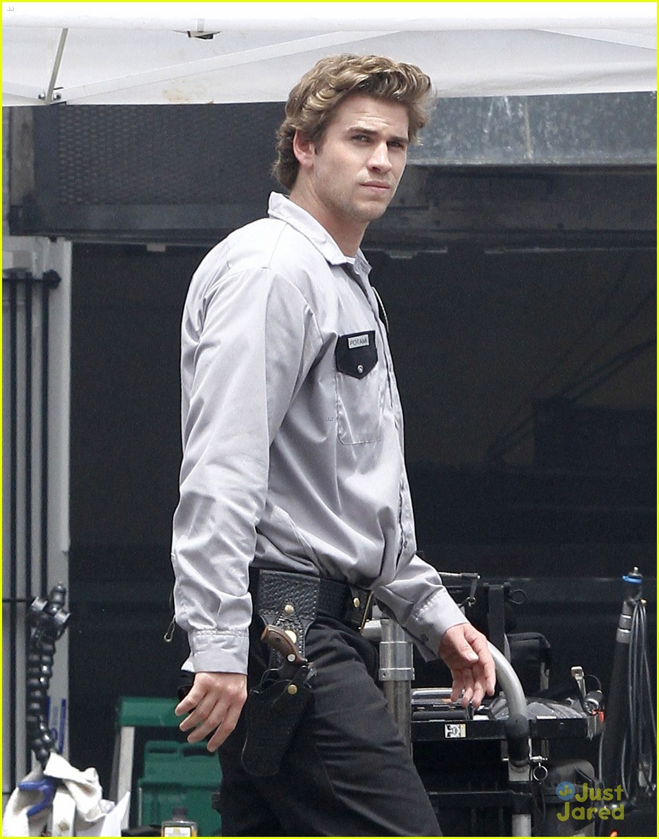 Liam Hemsworth: Filming Day on 'Empire State'