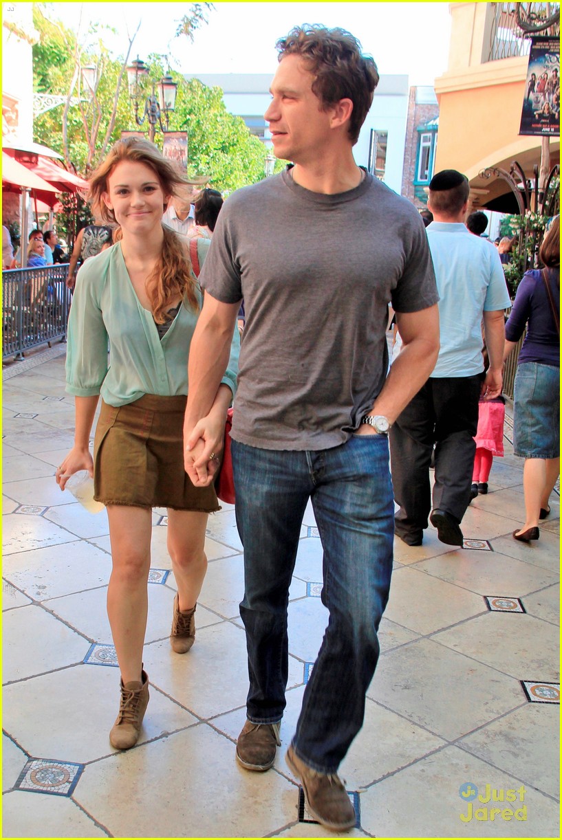 Holland Roden: Movie Date at The Grove