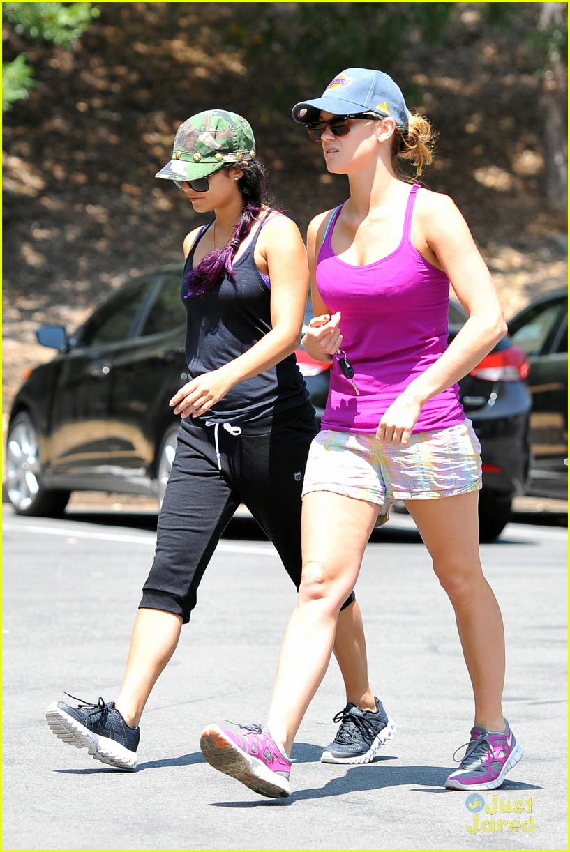 Vanessa Hudgens: Hollywood Hills Hike