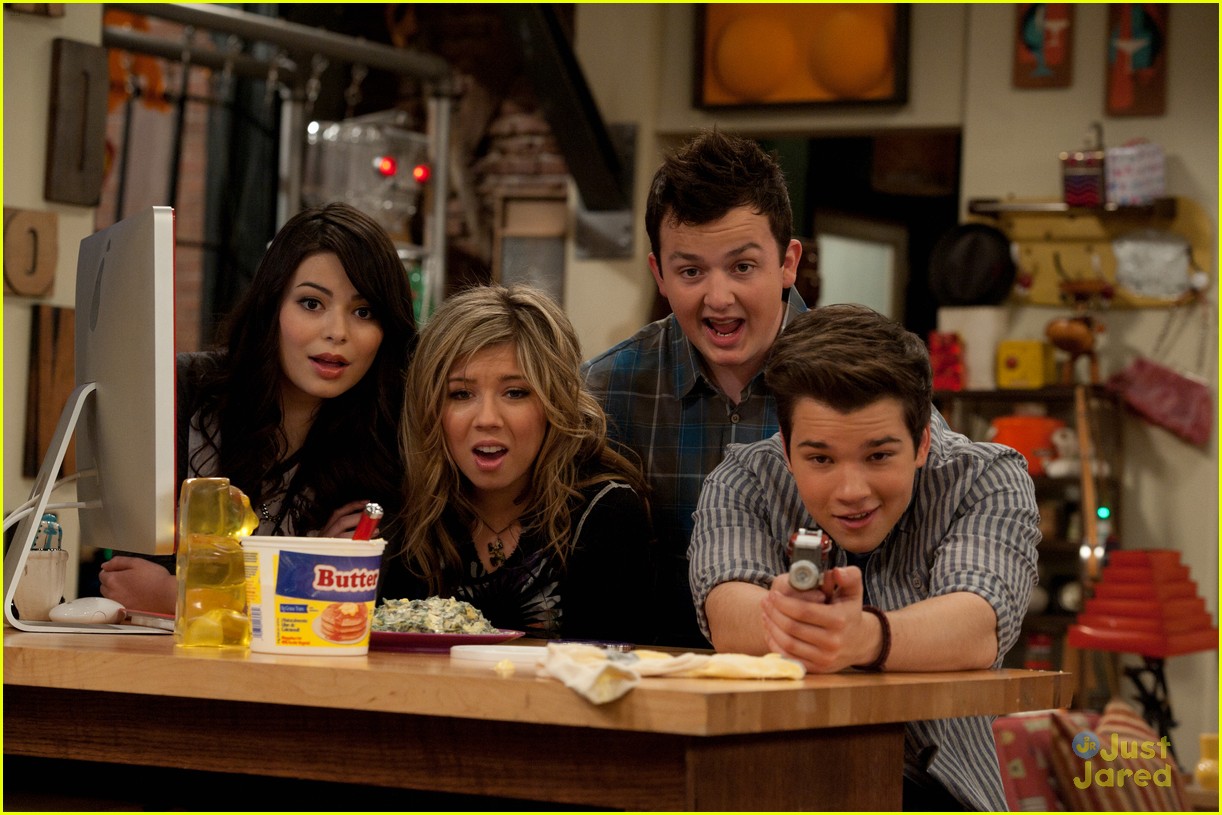 Noah Munck & Nathan Kress: Toy Phaser Fun!