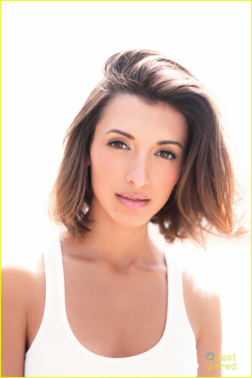 India de Beaufort - Exclusive JJJ Portrait Session!