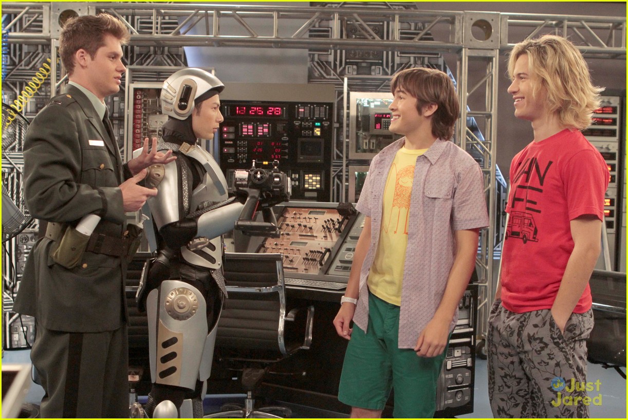 Cody Simpson & Jennette McCurdy: 'Bucket & Skinner' Guest Stars!